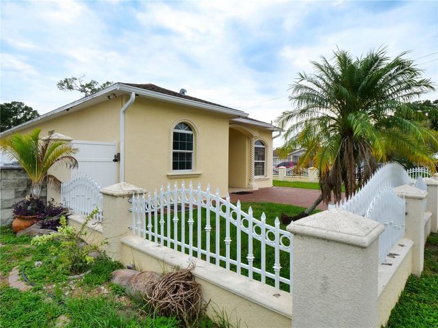 6922 N HALE AVENUE, Tampa, FL 33614