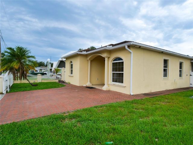 6922 N HALE AVENUE, Tampa, FL 33614