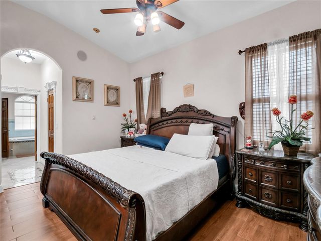 6922 N HALE AVENUE, Tampa, FL 33614