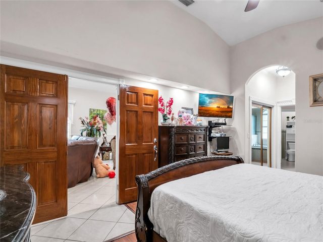 6922 N HALE AVENUE, Tampa, FL 33614