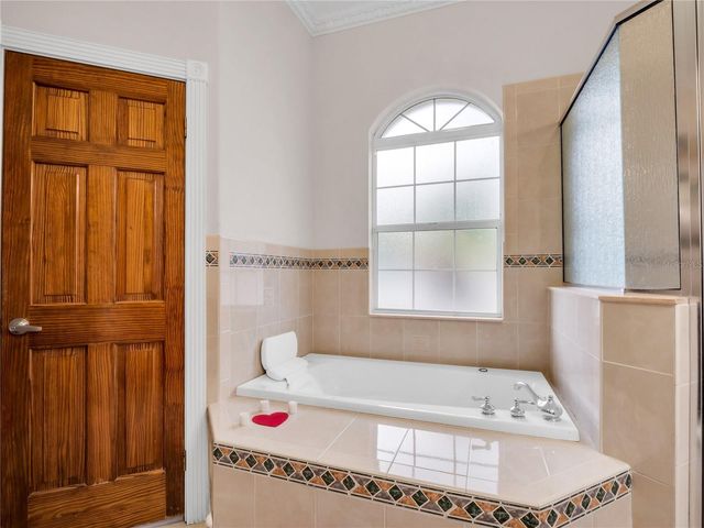 6922 N HALE AVENUE, Tampa, FL 33614