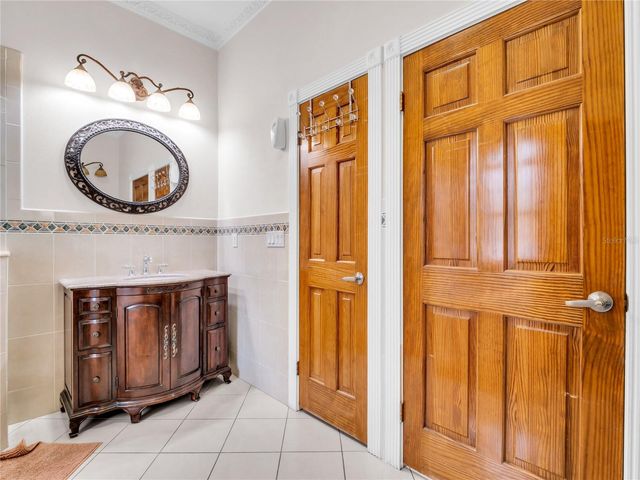 6922 N HALE AVENUE, Tampa, FL 33614