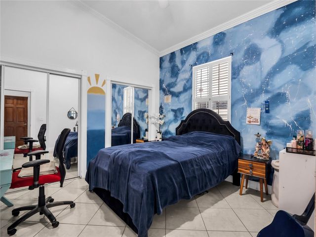 6922 N HALE AVENUE, Tampa, FL 33614
