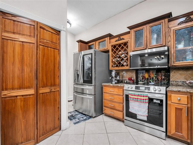 6922 N HALE AVENUE, Tampa, FL 33614