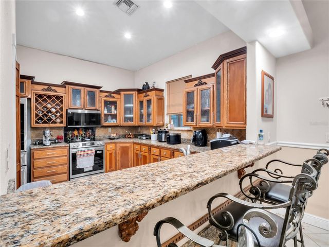 6922 N HALE AVENUE, Tampa, FL 33614