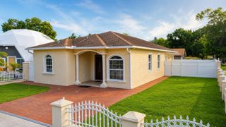 6922 N HALE AVENUE, Tampa, FL 33614