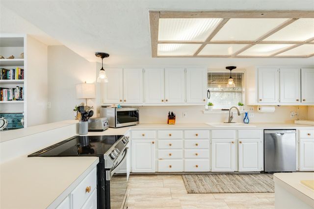 13819 San Domingo Drive, Galveston, TX 77554