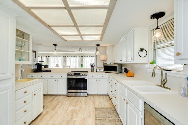 13819 San Domingo Drive, Galveston, TX 77554