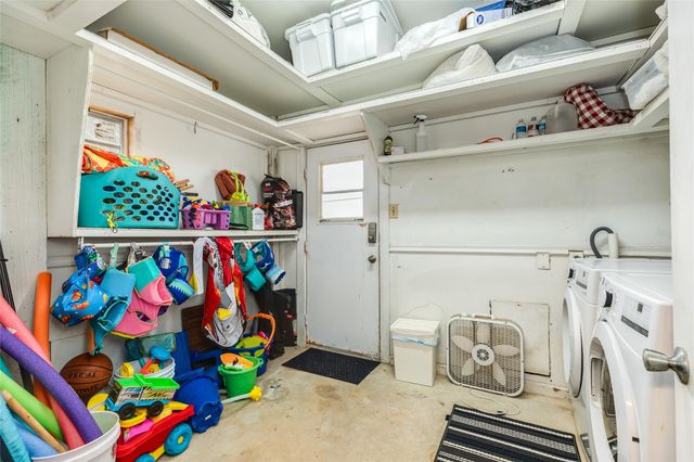 13819 San Domingo Drive, Galveston, TX 77554