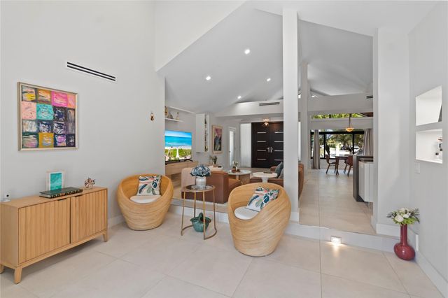 2430 NE 49th Street, Lighthouse Point, FL 33064