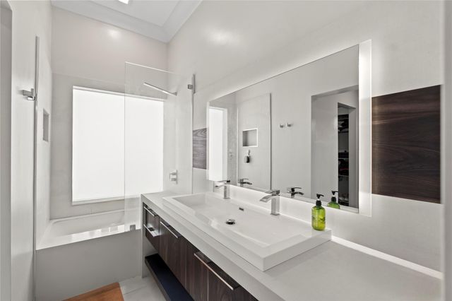 2430 NE 49th Street, Lighthouse Point, FL 33064