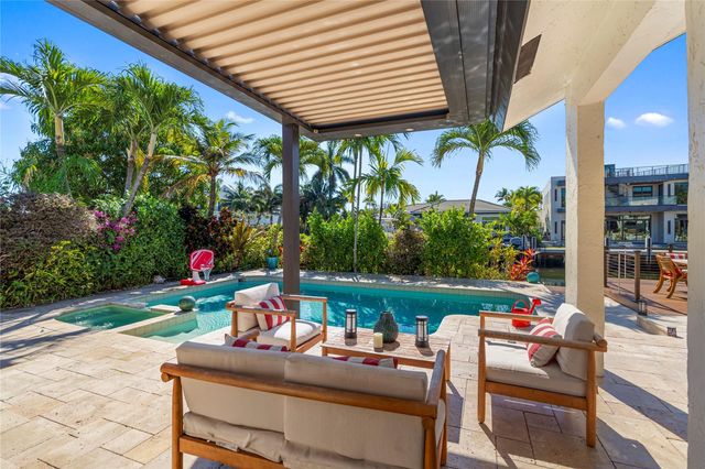 2430 NE 49th Street, Lighthouse Point, FL 33064