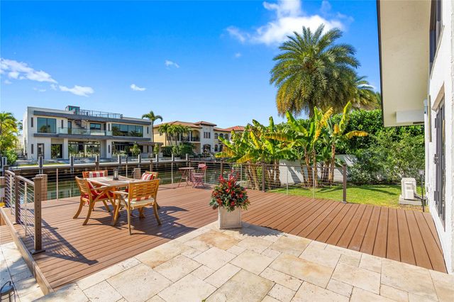 2430 NE 49th Street, Lighthouse Point, FL 33064