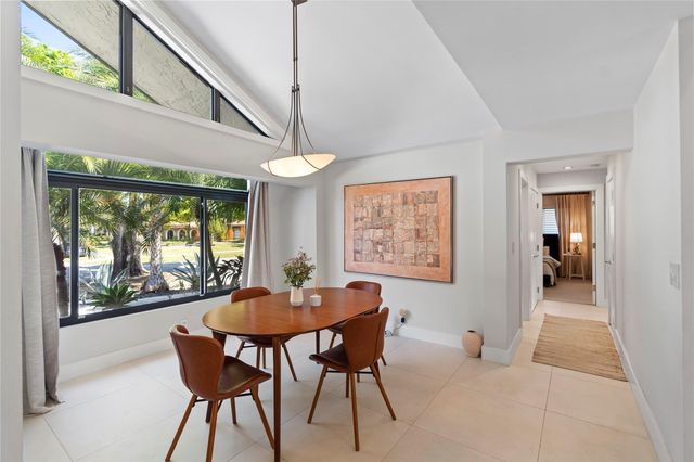 2430 NE 49th Street, Lighthouse Point, FL 33064