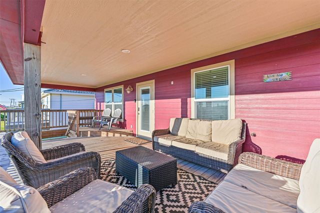 414 Thunder Road, Surfside Beach, TX 77541