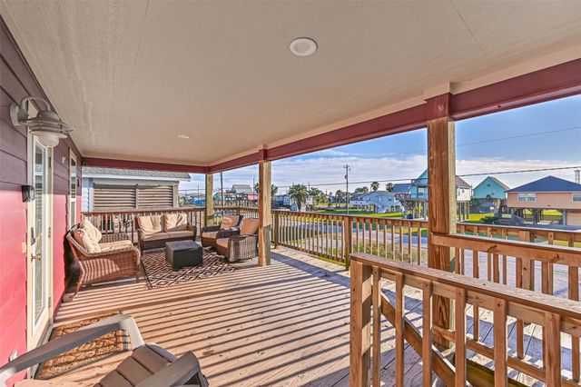 414 Thunder Road, Surfside Beach, TX 77541