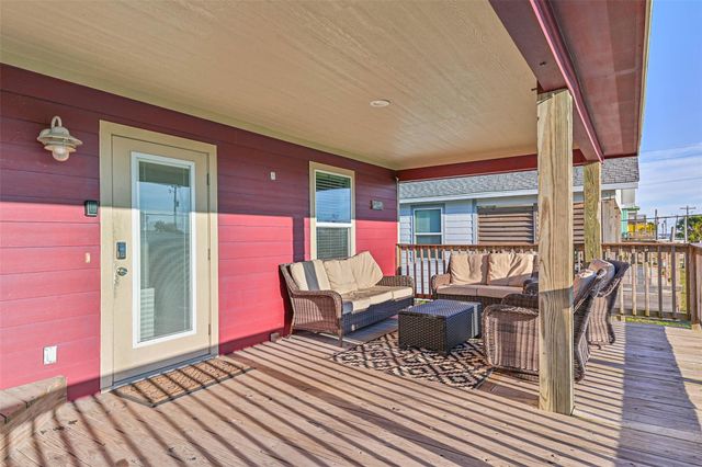 414 Thunder Road, Surfside Beach, TX 77541