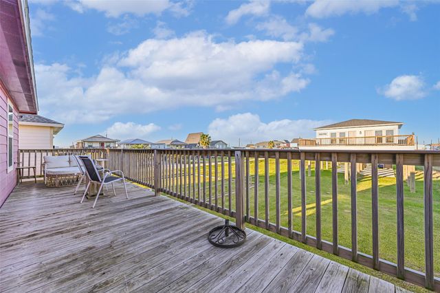 414 Thunder Road, Surfside Beach, TX 77541