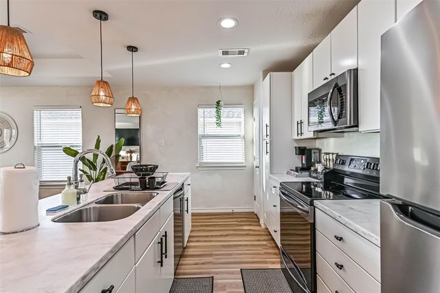 414 Thunder Road, Surfside Beach, TX 77541