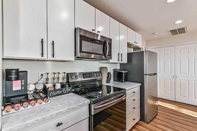 414 Thunder Road, Surfside Beach, TX 77541