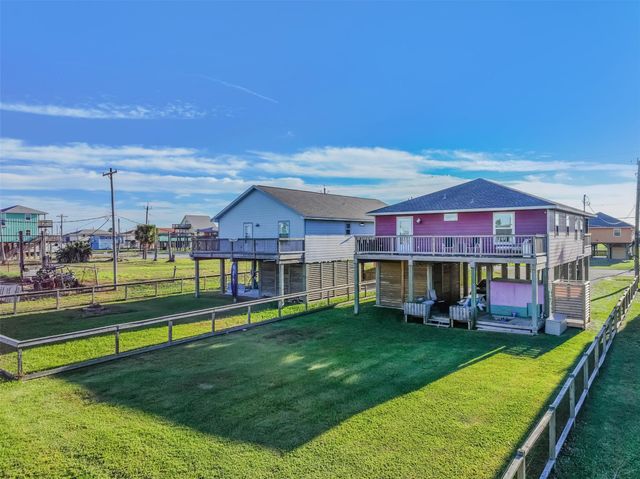 414 Thunder Road, Surfside Beach, TX 77541