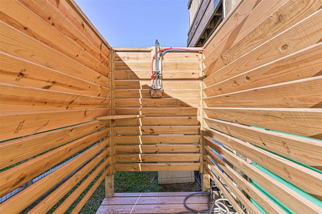 414 Thunder Road, Surfside Beach, TX 77541