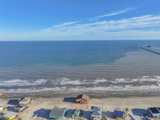 414 Thunder Road, Surfside Beach, TX 77541