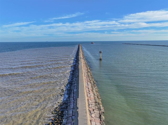 414 Thunder Road, Surfside Beach, TX 77541