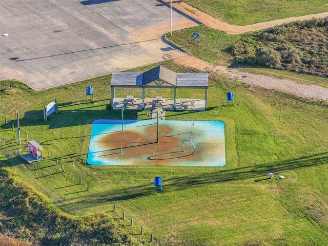 414 Thunder Road, Surfside Beach, TX 77541