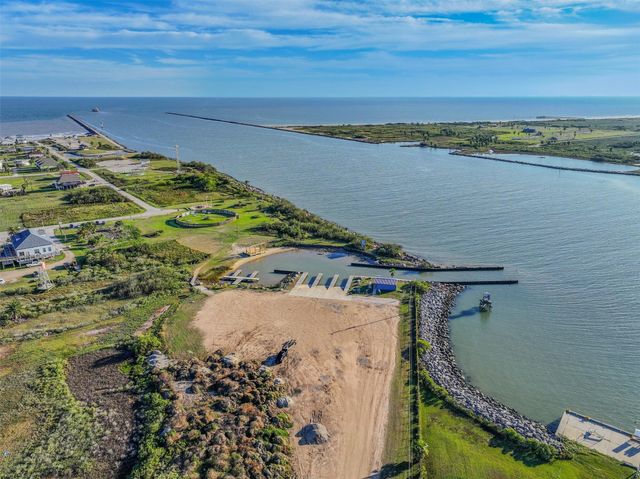 414 Thunder Road, Surfside Beach, TX 77541