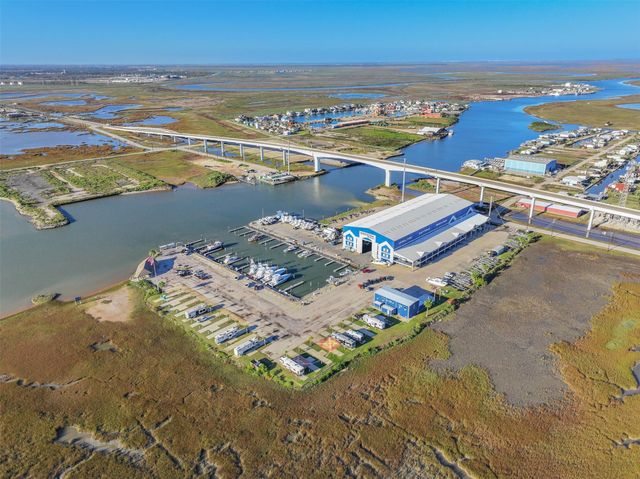 414 Thunder Road, Surfside Beach, TX 77541