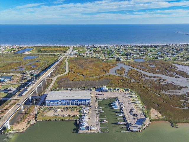 414 Thunder Road, Surfside Beach, TX 77541