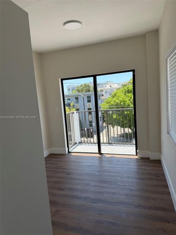 763 SW 5th St 304, Miami, FL 33130