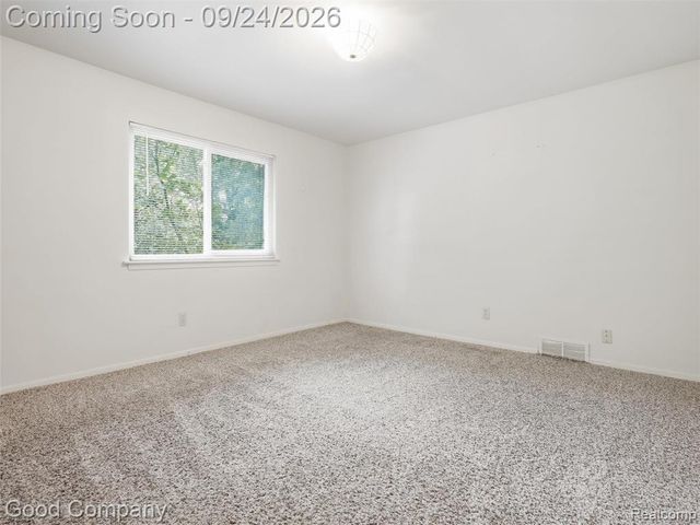 8888 Mystic Lane, Warren, MI 48093