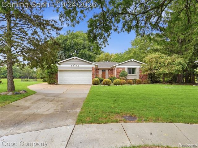 8888 Mystic Lane, Warren, MI 48093