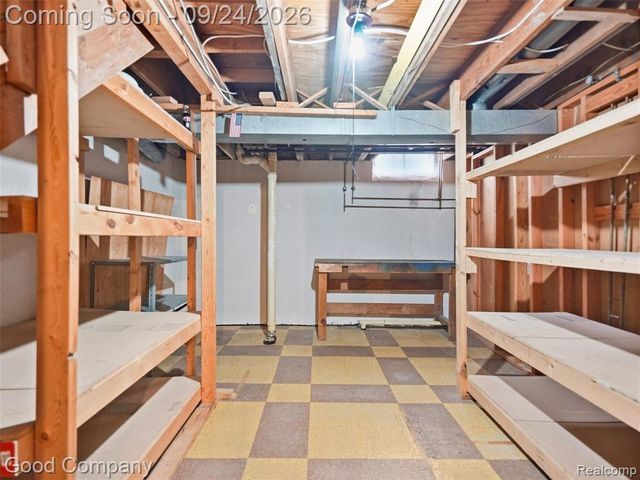 8888 Mystic Lane, Warren, MI 48093