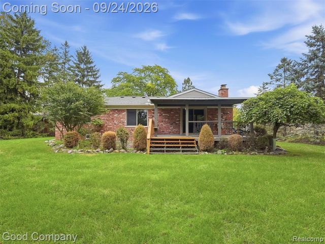 8888 Mystic Lane, Warren, MI 48093
