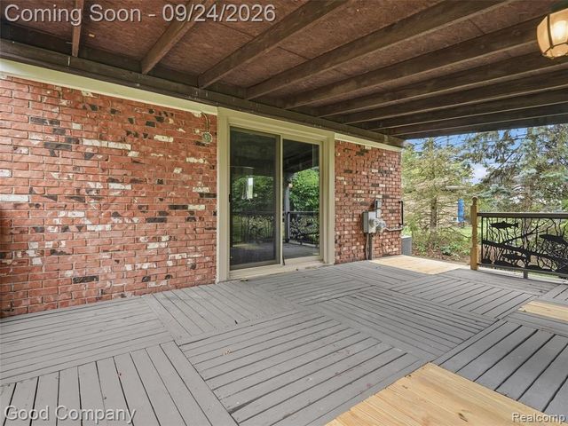 8888 Mystic Lane, Warren, MI 48093