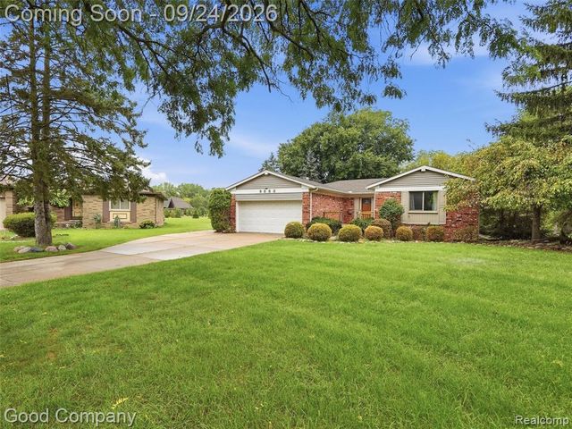 8888 Mystic Lane, Warren, MI 48093