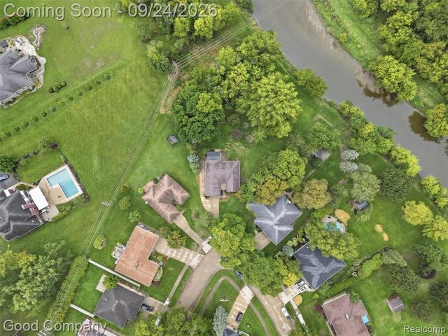 8888 Mystic Lane, Warren, MI 48093