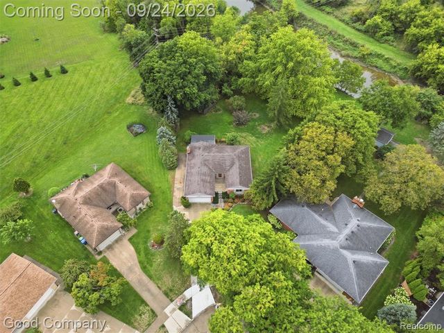 8888 Mystic Lane, Warren, MI 48093