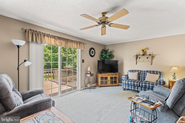 1417 NEW CHESTER RD, New Oxford, PA 17350
