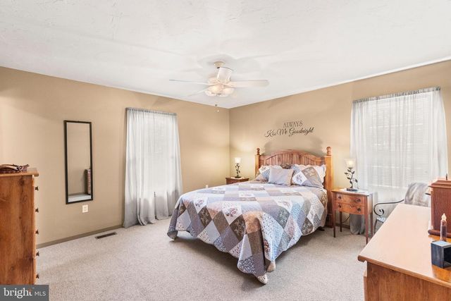 1417 NEW CHESTER RD, New Oxford, PA 17350