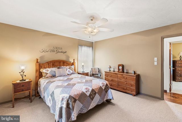 1417 NEW CHESTER RD, New Oxford, PA 17350