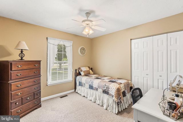 1417 NEW CHESTER RD, New Oxford, PA 17350