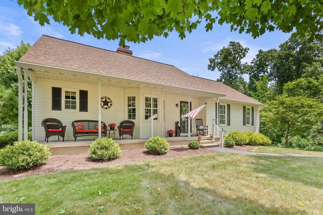 1417 NEW CHESTER RD, New Oxford, PA 17350