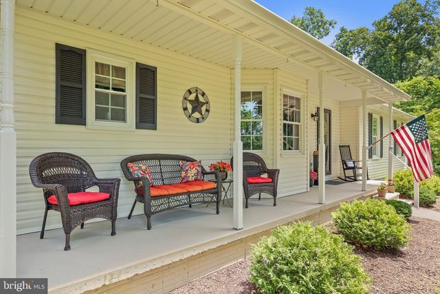 1417 NEW CHESTER RD, New Oxford, PA 17350