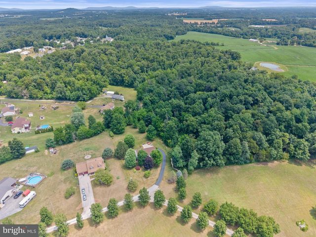 1417 NEW CHESTER RD, New Oxford, PA 17350