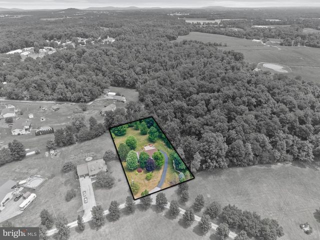 1417 NEW CHESTER RD, New Oxford, PA 17350