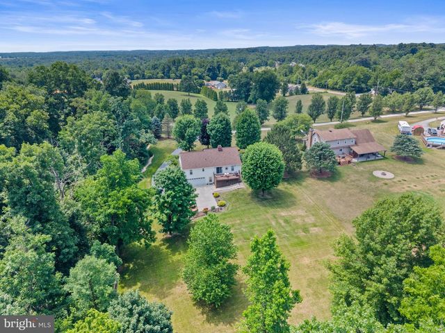 1417 NEW CHESTER RD, New Oxford, PA 17350